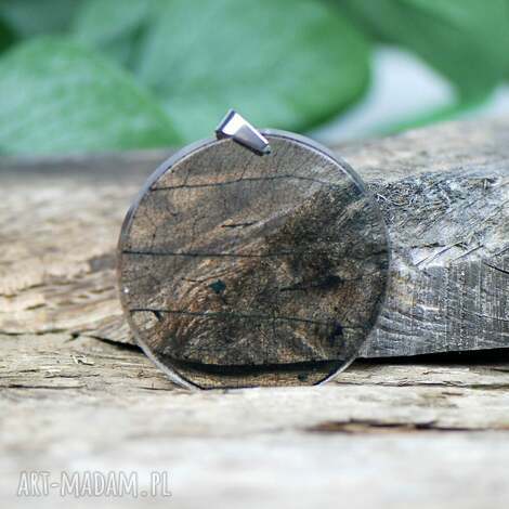 wisiorek z liściem zatopionym w żywicy z1540, biżuteria roślin, natura prezent