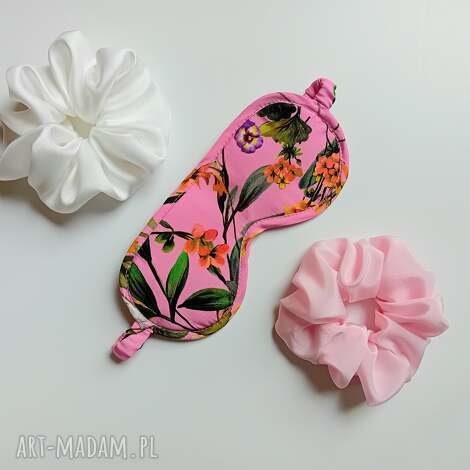 jedwabny zestaw calm night różowy - opaska na oczy dwie scunchie jedwabna frotka