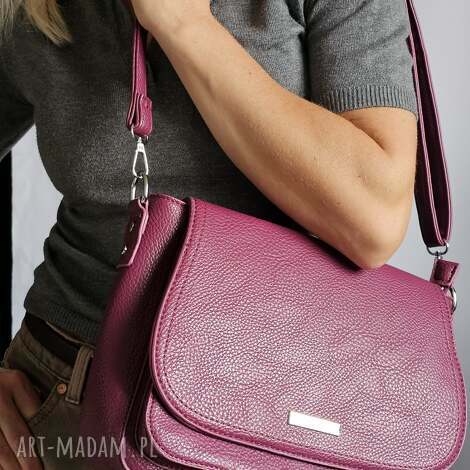 Różowa listonoszka damska z ekoskóry - fuksjowa torebka crossbody