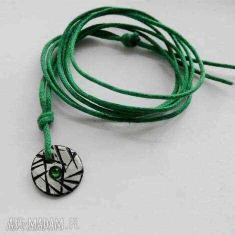Okrągły wisiorek ze srebra z kryształem Swarovski na sznurku - prezent dla niej