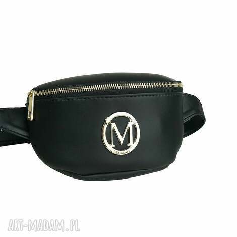 saszetka biodrówka nerka doskonała na każdą okazję czarna matowa