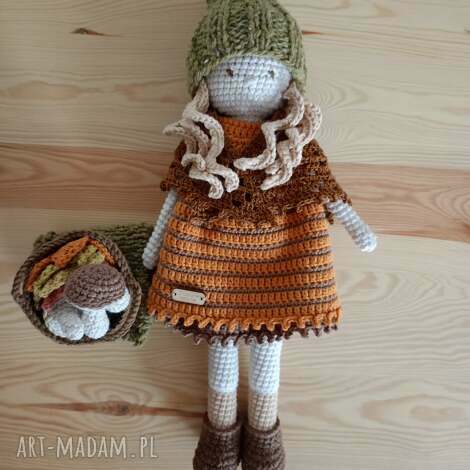 lalka szydełkowa w jesiennym klimacie, prezent, maskotka szydełku
