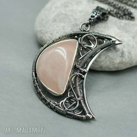 Kwarc różowy wisior Księżyc Eglantine - wire wrapping ze srebra 925