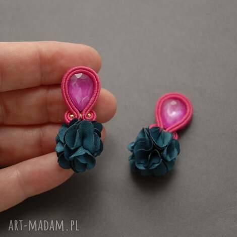 zielono - fuksjowe klipsy sutasz z kwiatkiem, sznurek, wyjściowe, wieczorowe