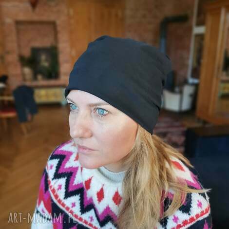 czarna czapka unisex krótka na podszewce, codzienna uniwersalna box waliz