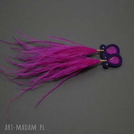 Fuksjowe klipsy sutasz z piórami - eleganckie handmade