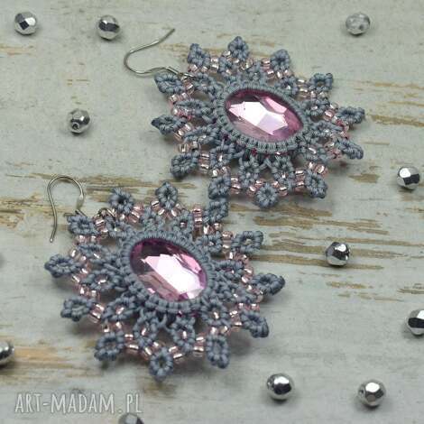 eleganckie kolczyki z kryształami - szarości i pudrowy róż biżuteria makrama