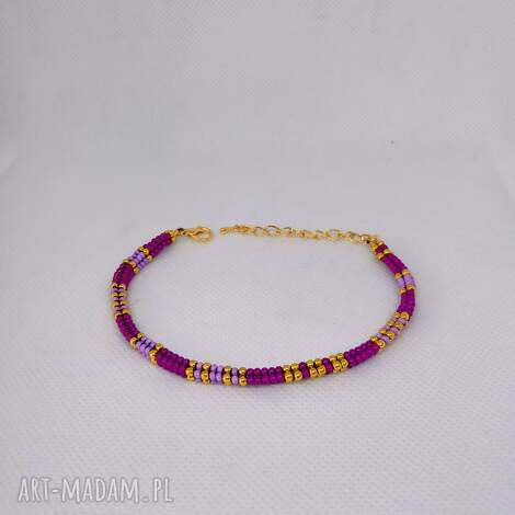 bransoletka z koralików w odcieniach fioletu, biżuteria na rękę ma