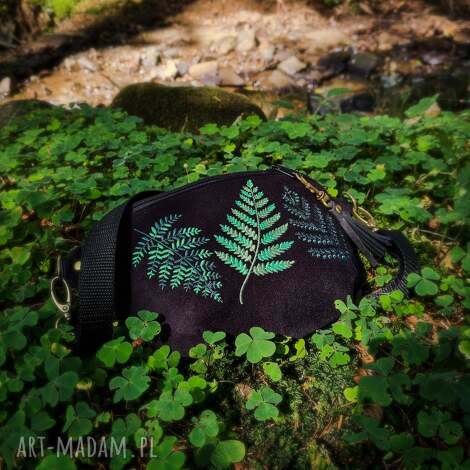 nerka mini liście paproci, paproć las góry, haftowana zapętlona nitka torebki