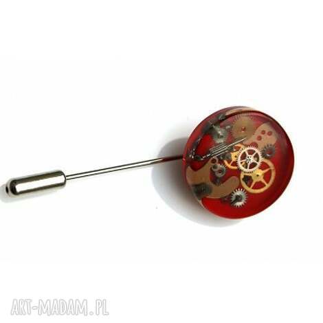 Pin do butonierki Mechanical Red - czerwone trybiki w żywicy, unikatowy prezent