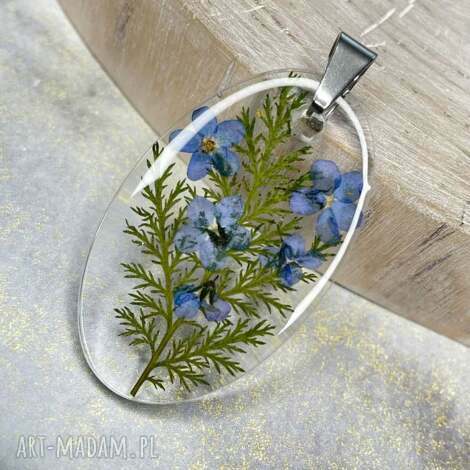 przeźroczysty wisiorek z niezapominajkami z1778, wisiorek z niezapominajką, owalny