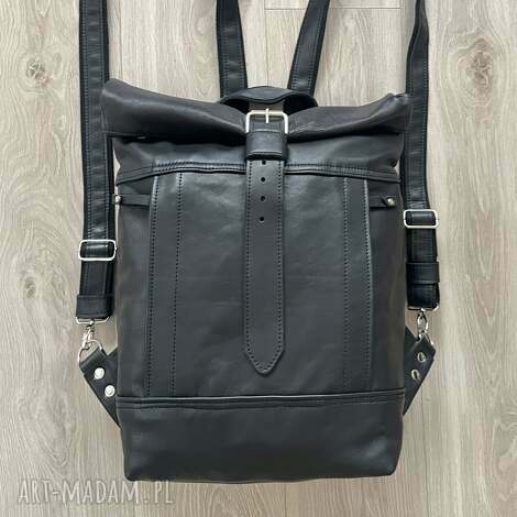 plecak czarny A4 ze skóry rolowany szkoły
