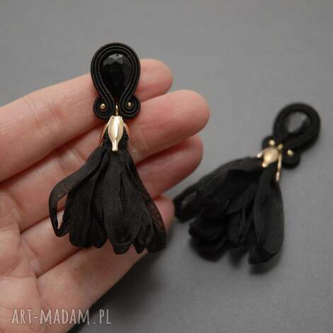 Kolczyki sutasz z kwiatkiem - wiszące handmade na sztyftach ze stali nierdzewnej
