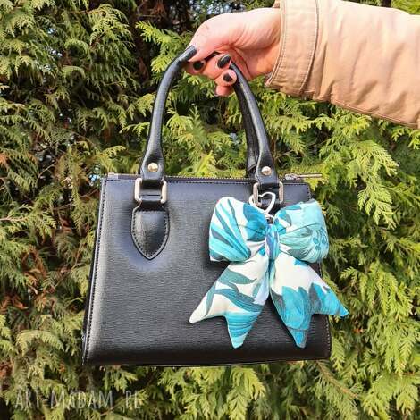 brelok kokarda wzór kwiatowy, styl romantyczny, do torebki