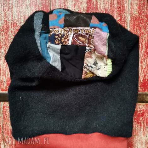 Czapka damska czarna smerfetka - uniwersalna handmade