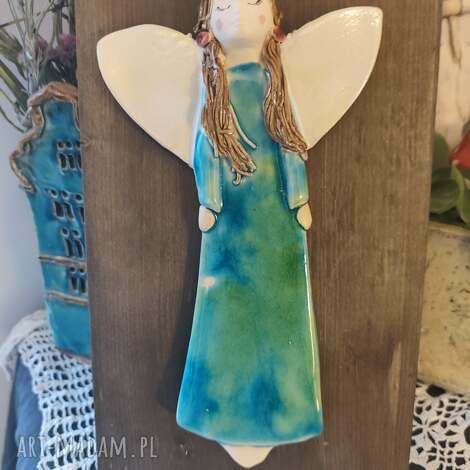 Anioł ceramiczny na desce 19x34 cm - ozdoba bożonarodzeniowa
