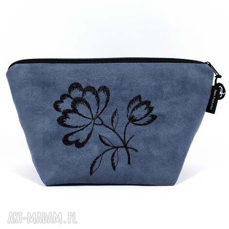 Kosmetyczka wyszywana Black Flowers - stalowo-niebieska z czarnym haftem | art-Madam.pl