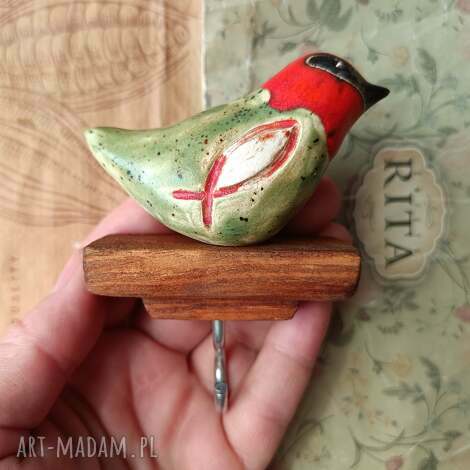Wieszak ścienny z ceramicznym ptaszkiem handmade