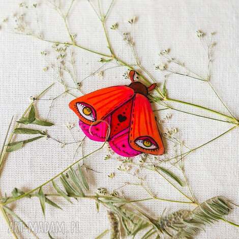 przypinka malinowa ćma patrzałka, motyl, biżuteria z motylem, mała