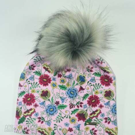 Czapka beanie z pomponem z ekofutra jenota - kwiaty nadruk