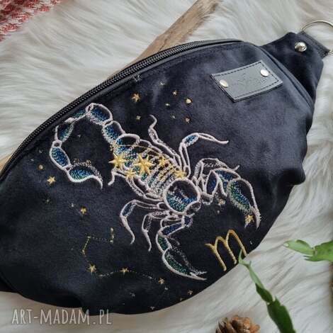 Nerka haftowana Skorpion - pojemna nerka z znakami zodiaku i astrologią