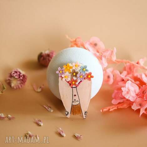 broszka miećka w kwiecistych gaciach, broszka kwiaty, duża, prezent