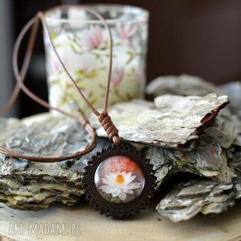 naszyjnik regulowany z wisiorkiem woody nenufar, naszyjnik z wisiorkiem, kaboszon