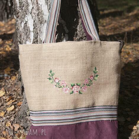 Torba na zakupy z juty z haftem kwiatów - pojemna shopperka handmade