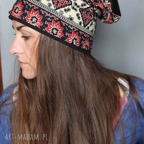 Czapka damska handmade Ruda Klara - motyw liposukcji