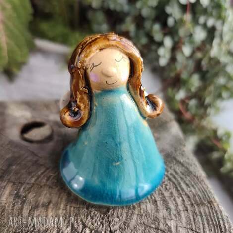 Aniołek ceramiczny w turkusowej sukience na komunię