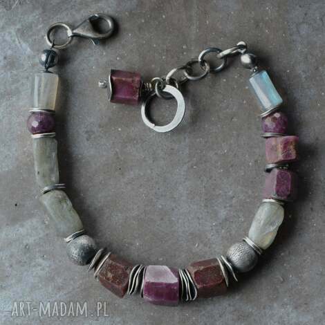 Srebrna bransoletka z surowym rubinem i labradorytem - handmade 925