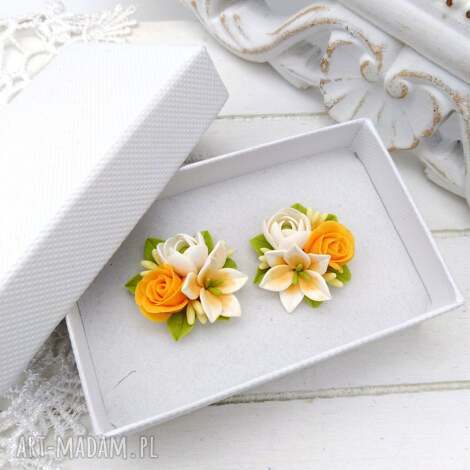 kolczyki sztyfty mini kwiaty lilii piwonii róże żółto - pomarańczowe 2 cm stal
