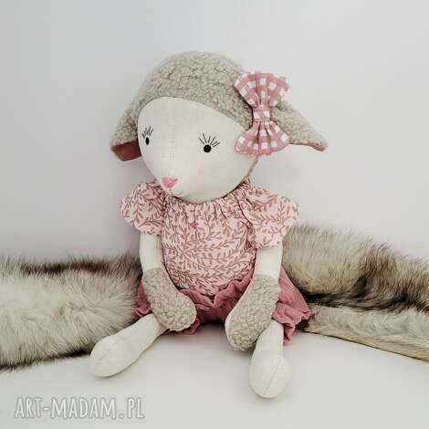 owca owieczka przytulanka uszyta ręcznie z personalizacją maskotka dekoracja