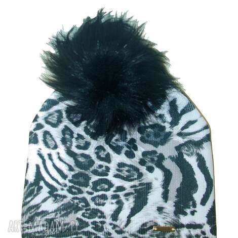 czapka beanie z pomponem na prezent czapa, kolorowa, damska, elegancka