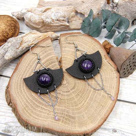 skórzane kolczyki z ametystami, haftowane, biżuteria alternatywna