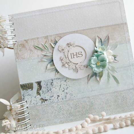 Hortensjowy prezent na Komunię - ręcznie robiony album scrapbooking 25x25 cm (turkus i biel)