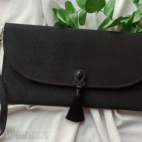 czarna kopertówka z chwostem, mała torebka przyjęcie