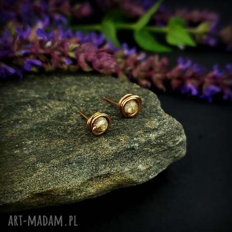 Małe kolczyki sztyfty z cytrynem - miedziane wire wrapping