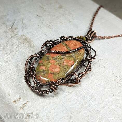 Unakit wisiorek w kolorach wiosny - miedziany wire wrapping handmade
