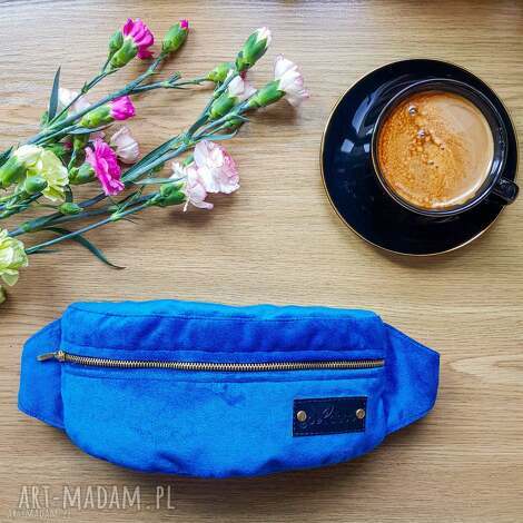 Niebieska welurowa nerka handmade - saszetka na pas Go Deco