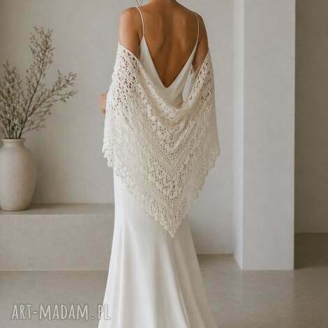 chustki i apaszki ozdobna biała chusta ślubna klaziena ręcznie robiona z merino