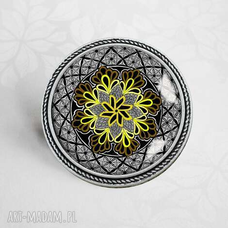 Broszka Black Mandala w antycznym srebrze - unikatowa ręcznie robiona biżuteria