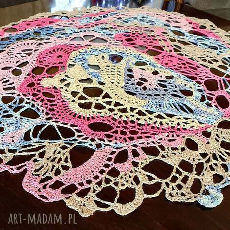 Obrus Freeform ręcznie szydełkowany - kolorowa abstrakcja (75 x 78 cm), bawełna 100% | art-Madam.pl