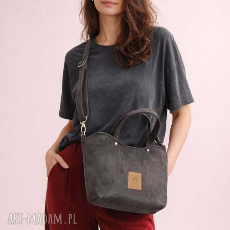 zamszowa torebka kuferek z falami czekoladowa, zamszowa torebka na ramię