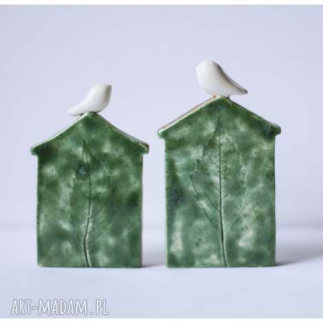 Zestaw dwóch zielonych domków ceramicznych z ptaszkami - handmade