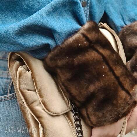 rękawiczki mankiety z futra brązowych norek, modny dodatek