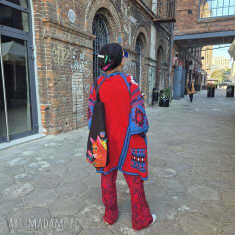 czapka czarna boho rozmiar uniwersalny dobra na co dzienne noszenie na podszewce box f1