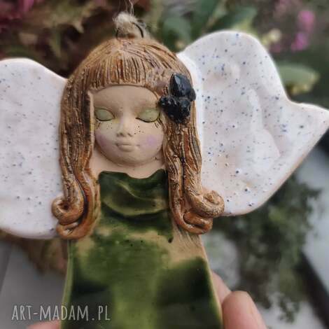 Anioł ceramiczny w zielonej sukience - rękodzieło