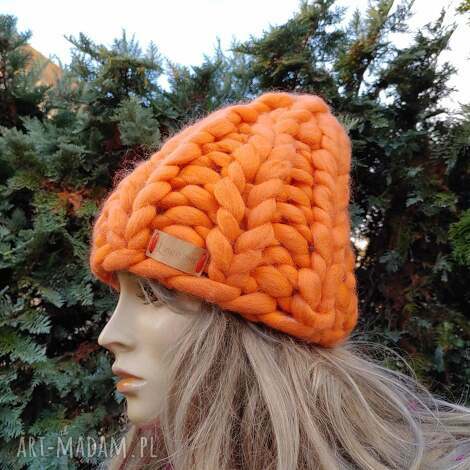 Olbrzymia czapka z merynosa - giant knitting robiona na grubych drutach