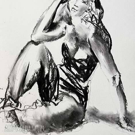 Lady 31x47 - grafika kobieca ze szkicem węglem